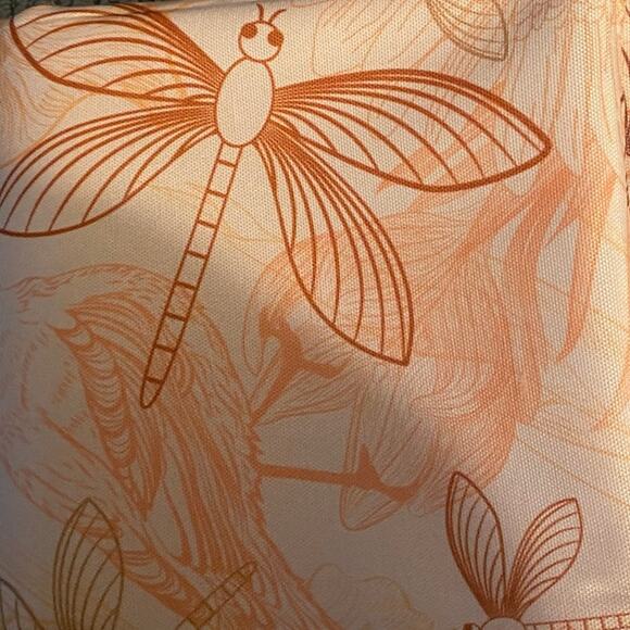 2yds Fabric this is not quilt fabric.  More coarse than quilt fabric. - Picture 1 of 3